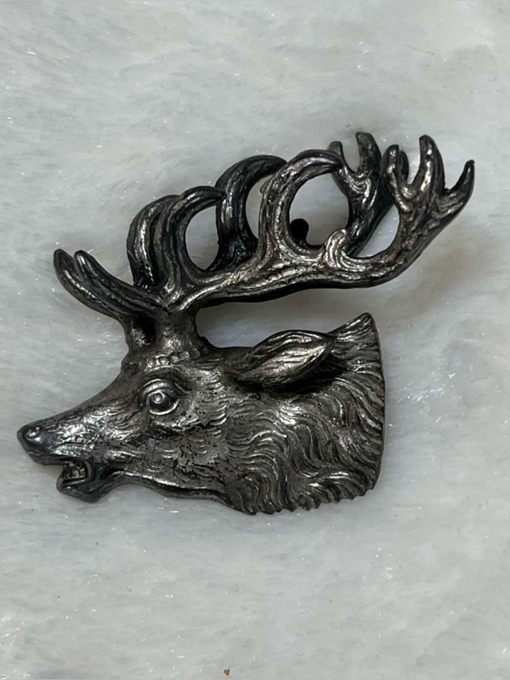 Schnabel Deer Reindeer Head Lapel Pin Brooch Jewelry